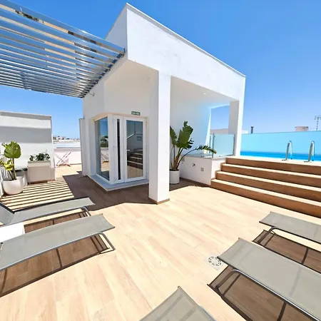 Apartamento Nuevo En Primera Planta A Con Piscina *